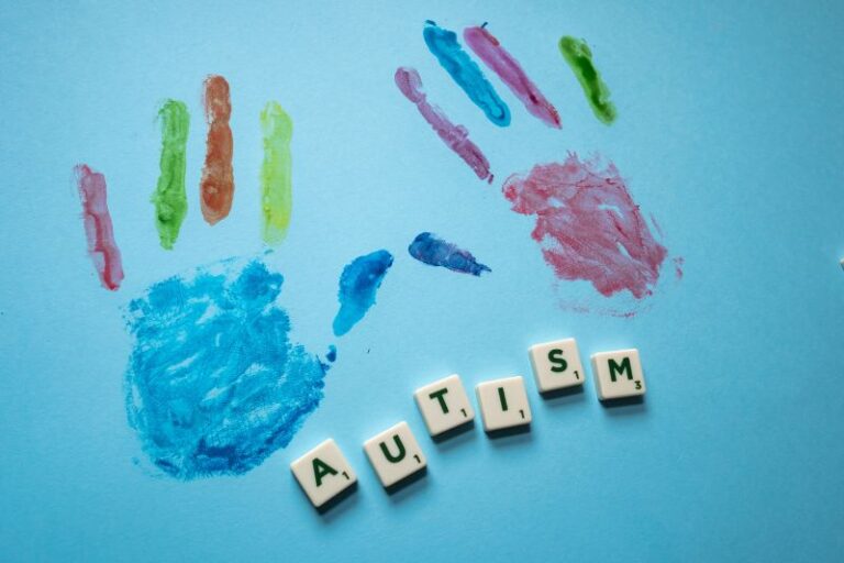 ¿Cómo tratar el autismo en niños? 5 premisas básicas